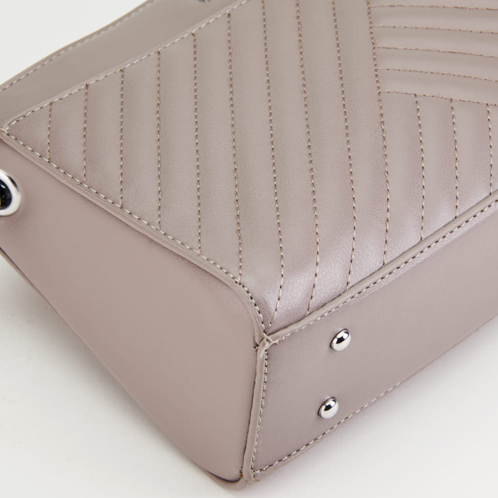 Quilted Top Zip Chain Shoulder Bag