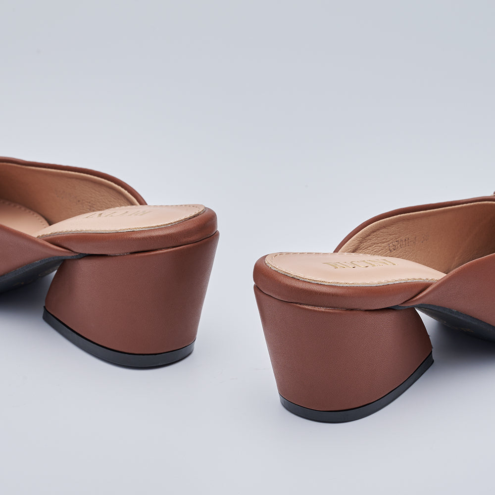 Pointed Toe Heeled Mules with Ornament